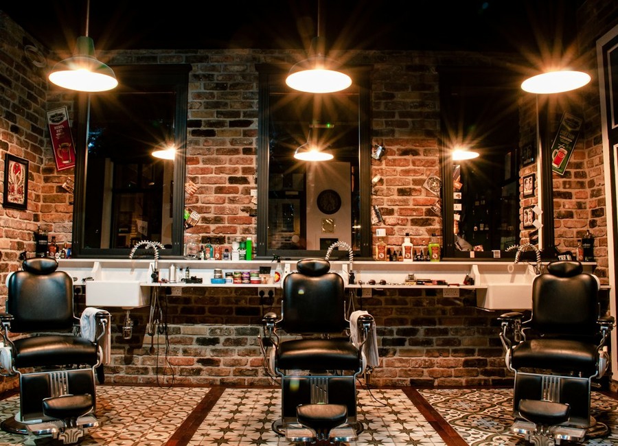 Barberstühle & Salonatmosphäre